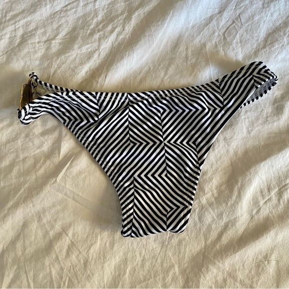 Brazilian Bikini - Picture 4 of 5